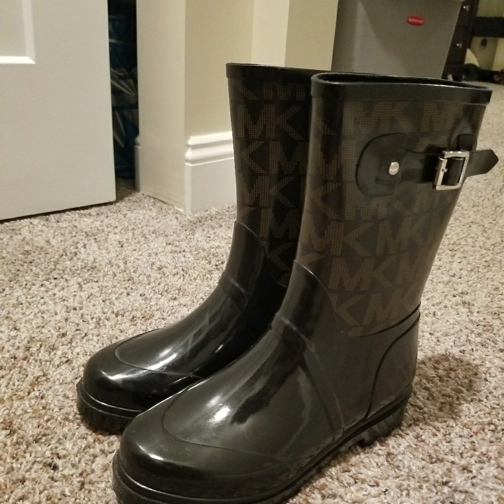 Rain boots